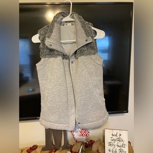 North face women’s vest